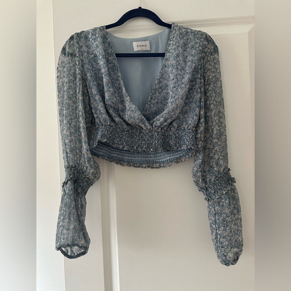 Blue floral long sleeve crop top